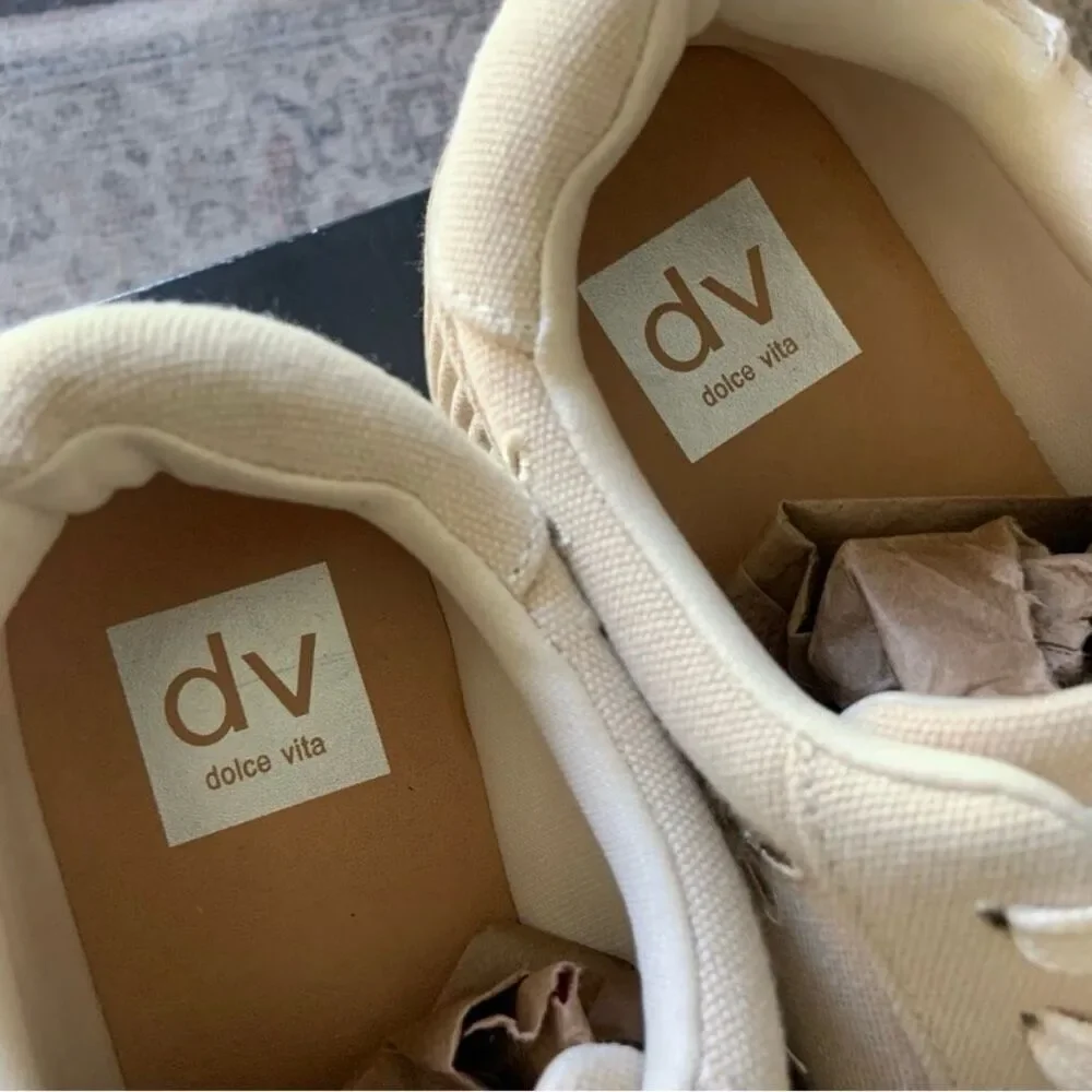 NWT DV Dolce Vita 9 Brin Canvas Eyelet Chunky Platform Lace Up Sneakers Shoes